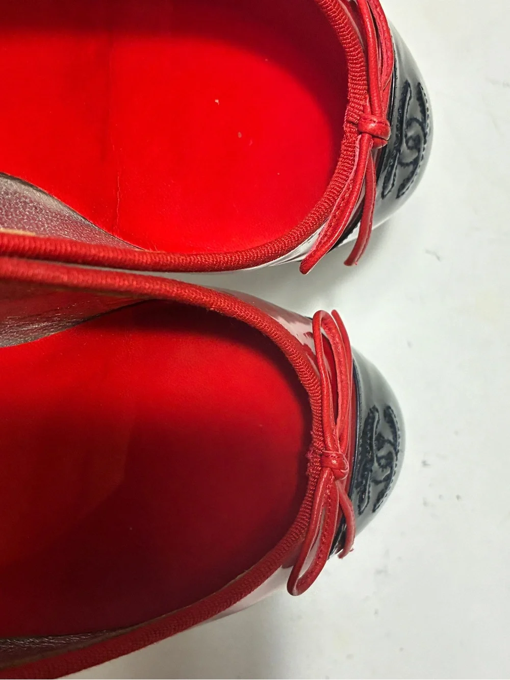 CHANEL Red and Black Patent Cap-Toe Ballet Flats